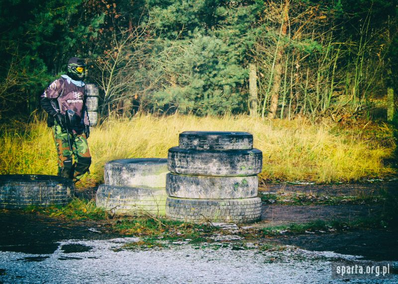 paintball_radomsko2 Pole paint. Miasto Duchów - Imprezy integracyjne, Pikniki dla Firm, Paintball, Wieczory kawalerskie, Imprezy integracyjne Częstochowa, Bełchatów, Łódź.